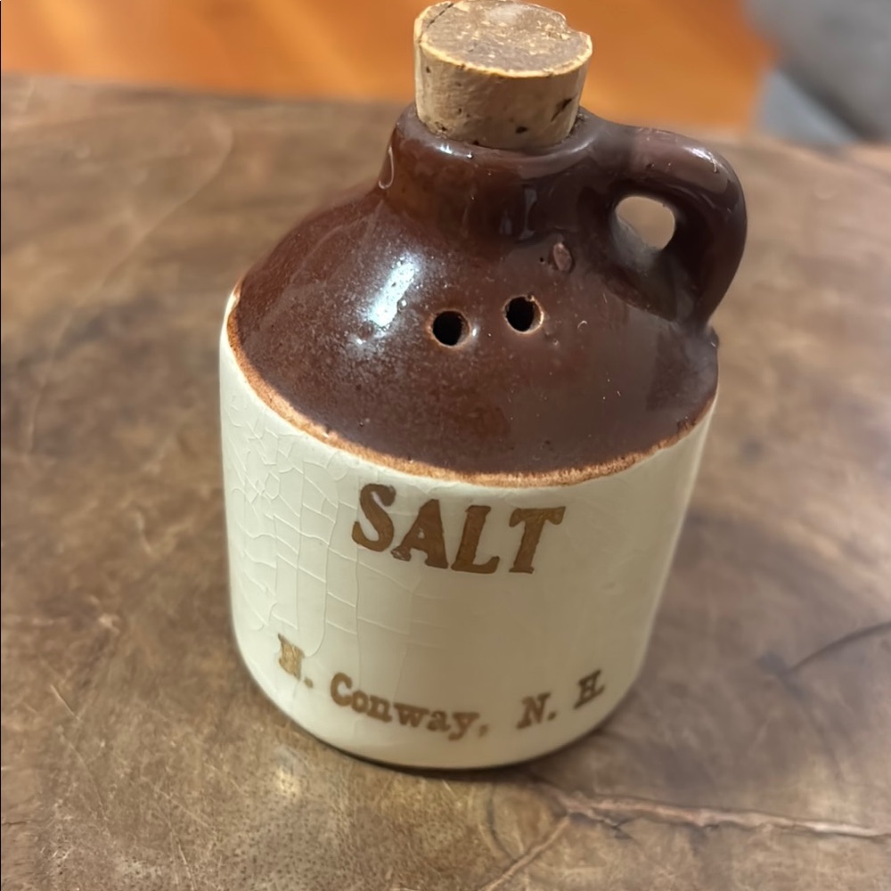 MOONSHINE SALT N CONWAY NEW HAMPSHIRE JUG